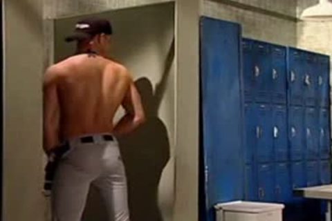 Lockerroom three-some