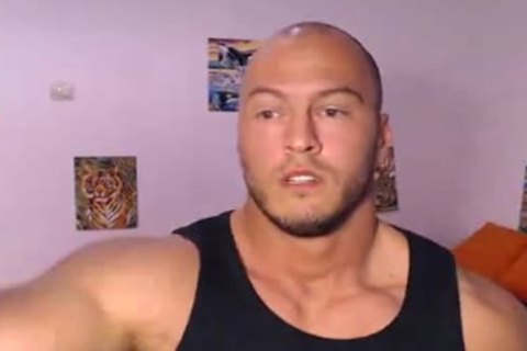sexy Romanian Model From Webchat Caught In Free Show