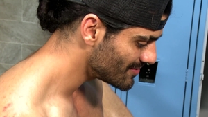 MenOver30.com: Hairy gay Ali Liam jerking Micah Brandt