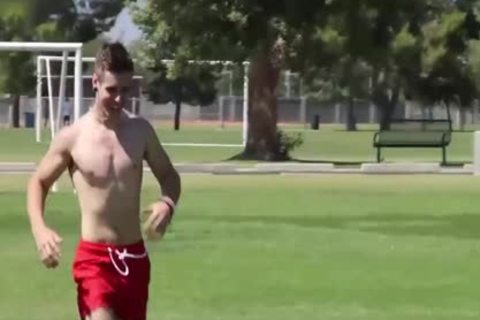 Skater teen Kellan Hartmann Jerks His large dick